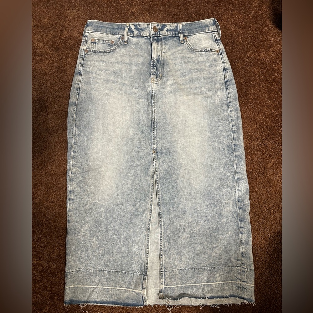 GAP Light Wash Blue Denim Skirt with Front Slit